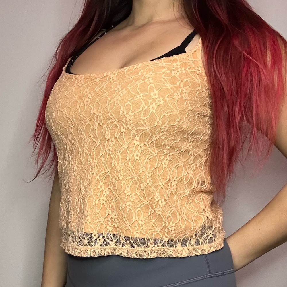 Lace Pattern Crop Top - Picture 3 of 10